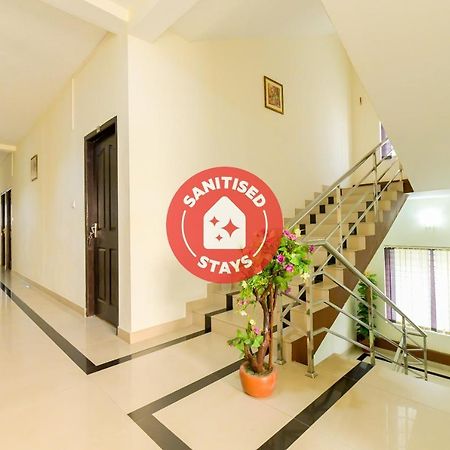 Oyo 8273 Diamond Inn Kochi Esterno foto