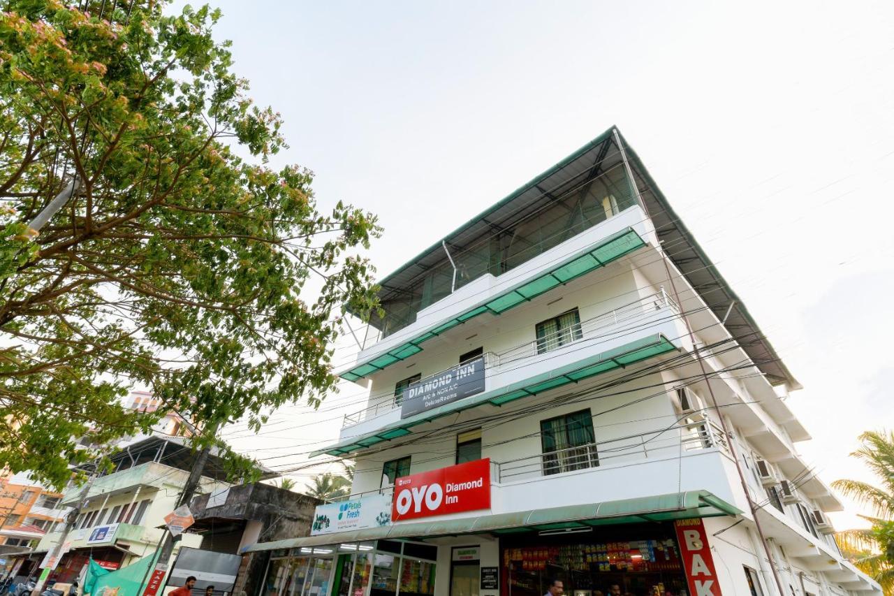 Oyo 8273 Diamond Inn Kochi Esterno foto