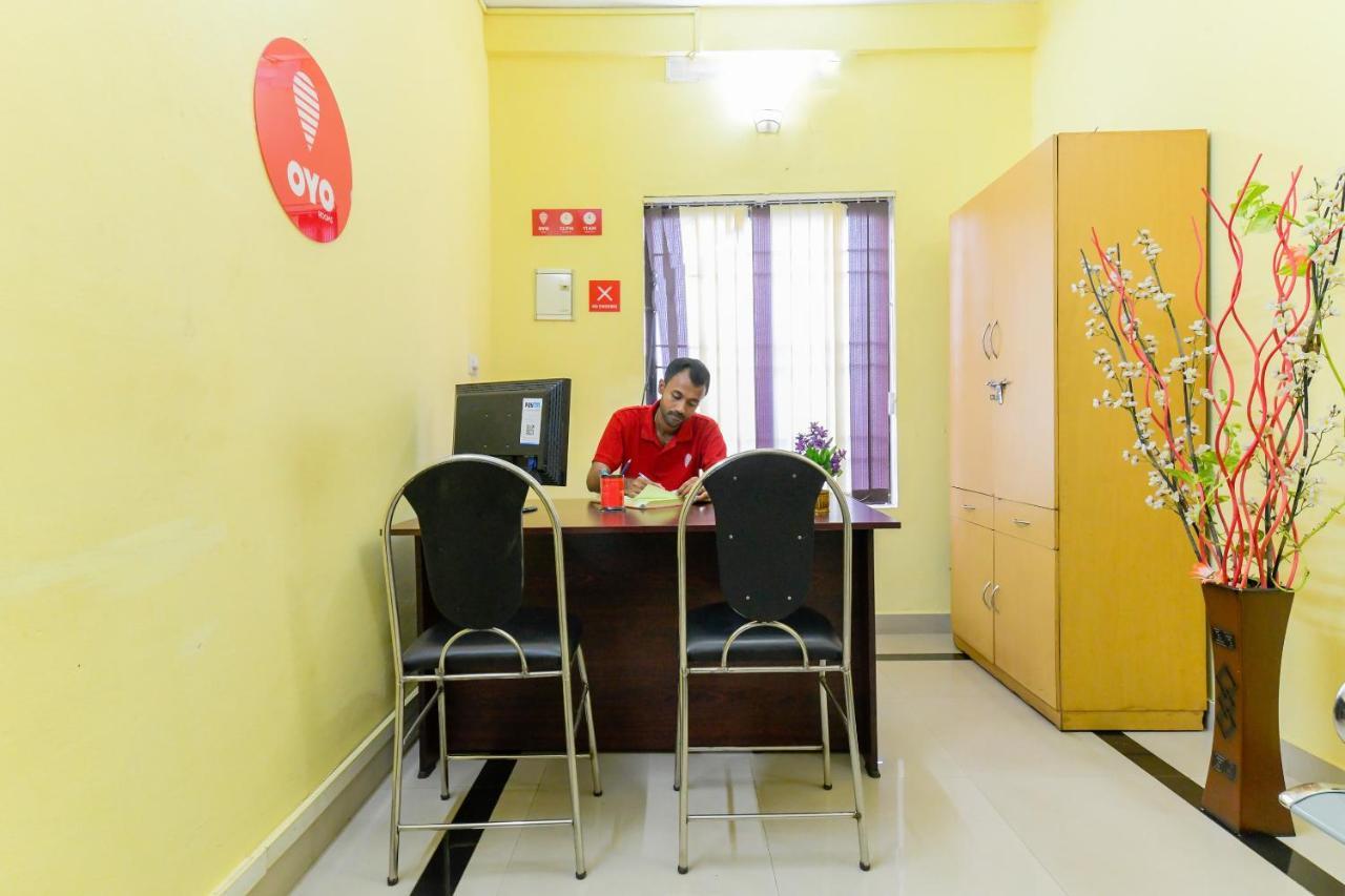 Oyo 8273 Diamond Inn Kochi Esterno foto
