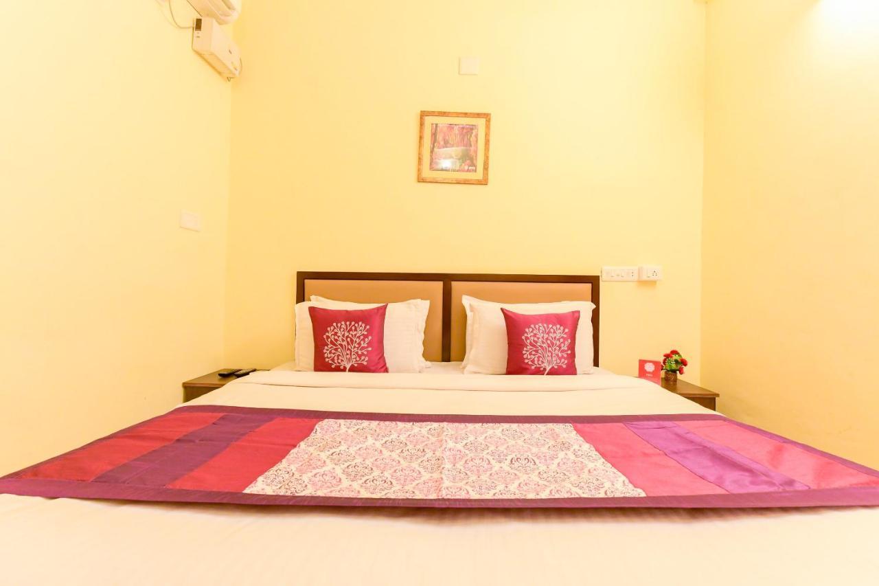 Oyo 8273 Diamond Inn Kochi Esterno foto