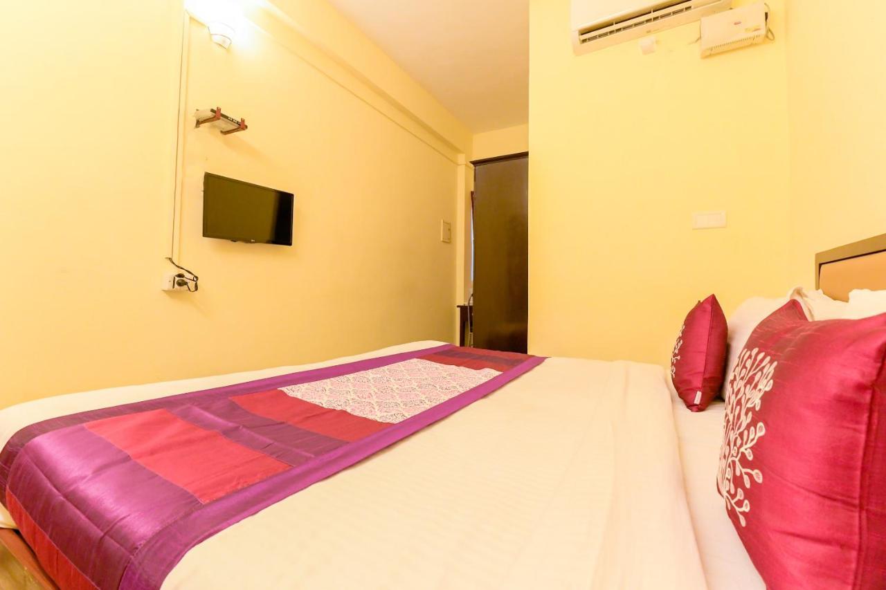 Oyo 8273 Diamond Inn Kochi Esterno foto